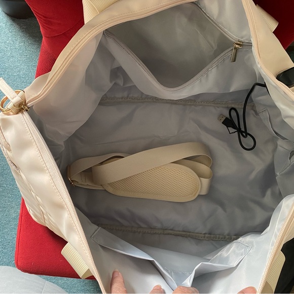 Etro Beige Quilted Travel Bag - Picture 3 of 9